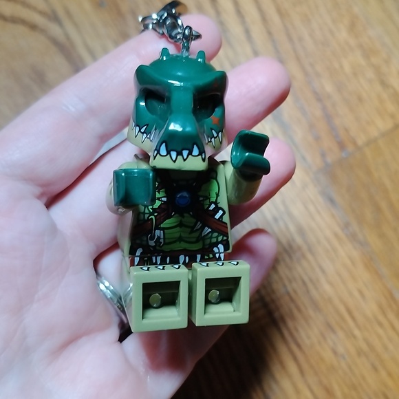 Lego Crocodile Key Chain with light - Picture 3 of 6